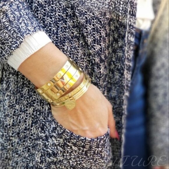 CASUAL DOLLZ Light Knit Cardigan - Picture 3 of 3